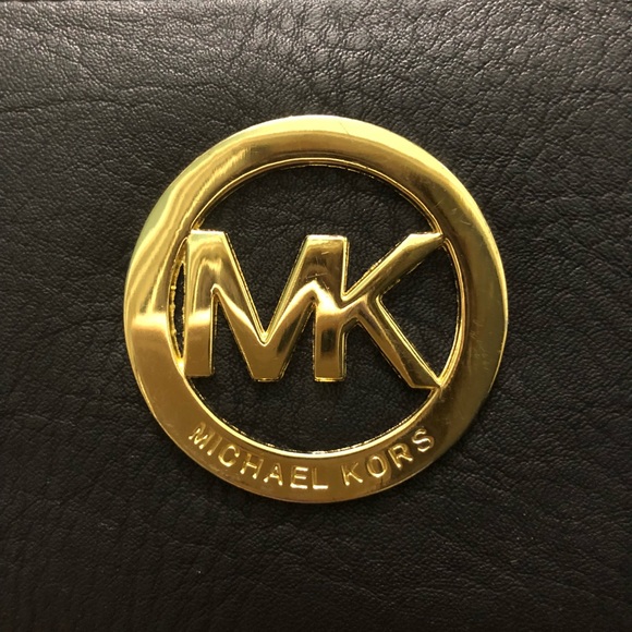 MICHAEL KORS WALLET !! - Picture 2 of 5
